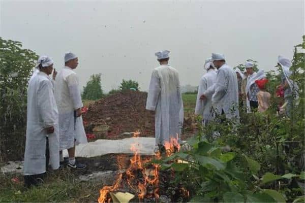 梦见外公死去是什么意思