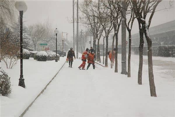 梦见商人扫雪