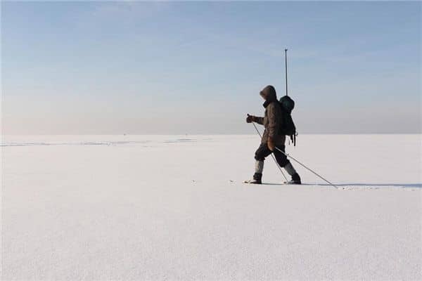 梦见在雪地上走