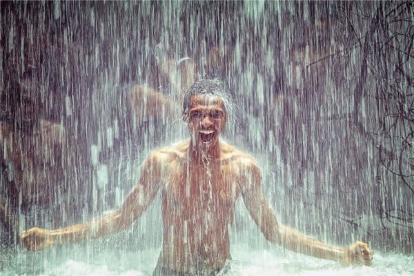 梦见大雨是什么意思