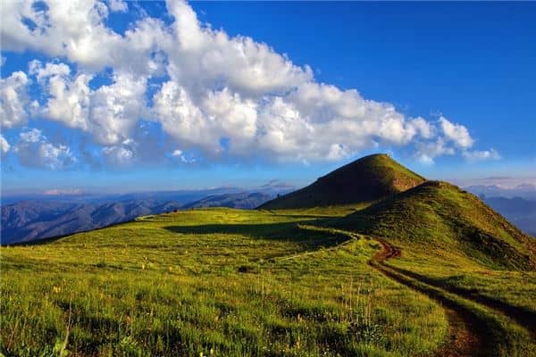 梦见崎岖的山路