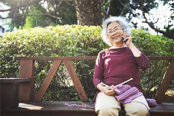 梦见死去的奶奶还活着