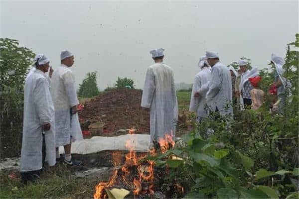 梦见死了人是什么意思