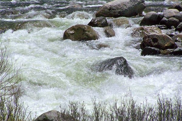 梦见水往上流是什么意思