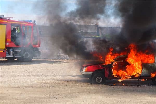 梦见车着火了是什么意思