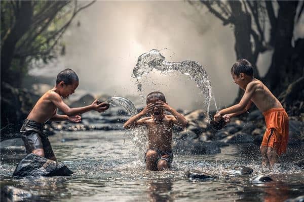 梦见自己小孩掉水里了是什么意思