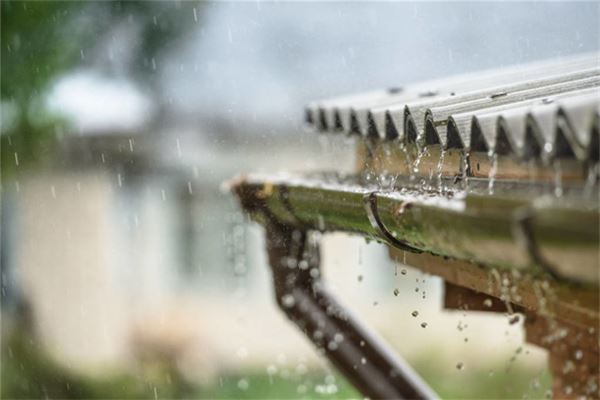 梦见不停的下雨是什么意思