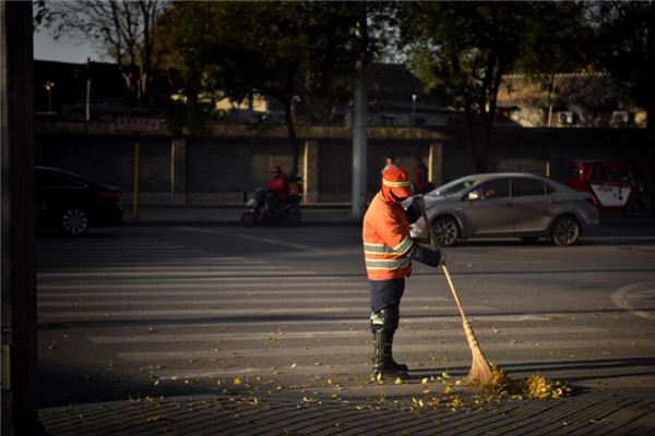 梦见扫地很多垃圾是什么意思