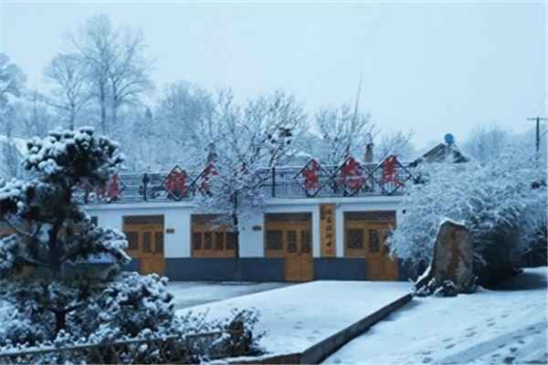 梦见在大太阳中下雪是什么意思