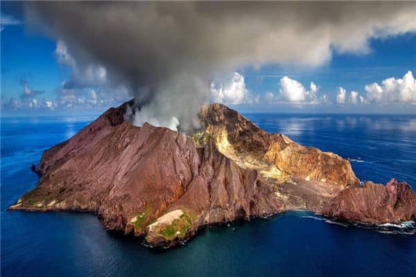 梦见火山爆发是什么意思