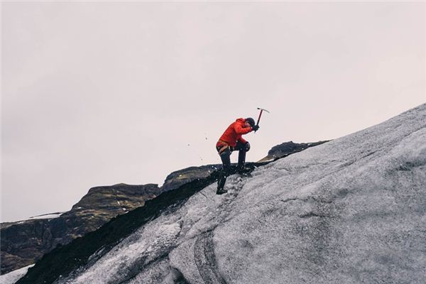 梦见爬悬崖是什么意思