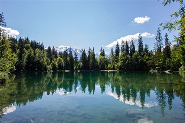 梦见湖水清澈是什么意思