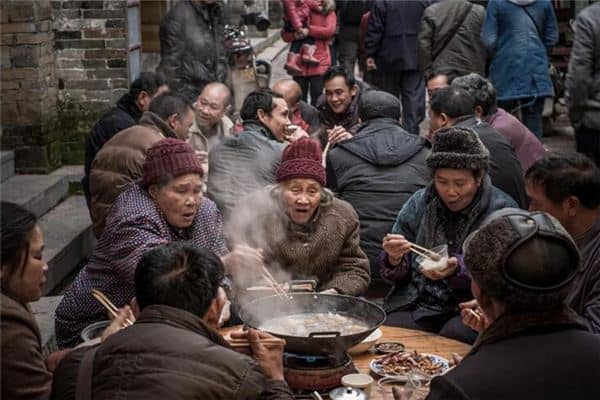 梦见一家人在一起是什么意思