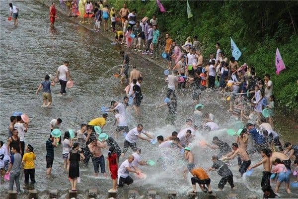 梦到了泼冷水是什么意思