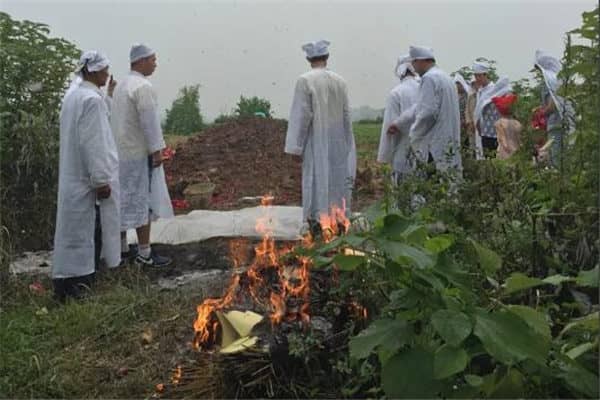 梦到了家里办白事会是什么意思