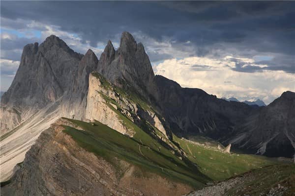 梦到大山倒塌是什么意思