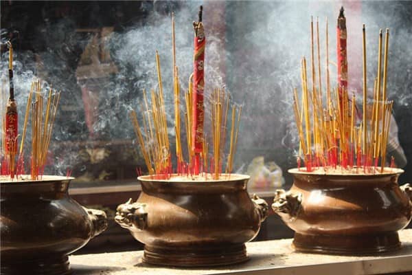 梦见烧香祈福是什么意思