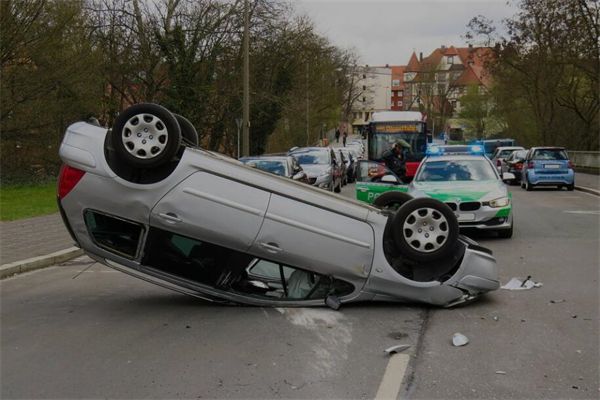 梦到了车祸现场是什么意思