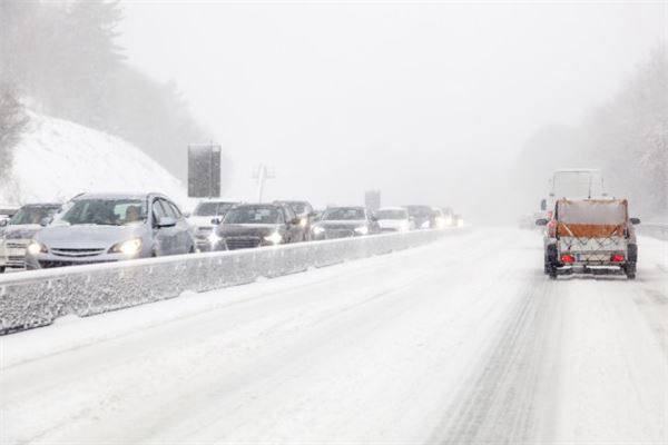 梦见下暴雪