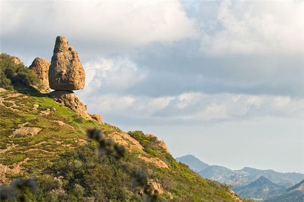 梦见爬山坡